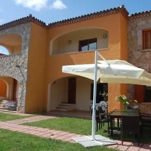https://luna-case-vacanza-la-ginestra.in-sardinia.net